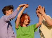 Открытки и картинки с Днем дружбы 2025