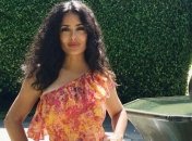 Сальма Хайек отпраздновала 53-летие задорным фото