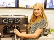 Пэрис Хилтон не может перестать есть сладкое