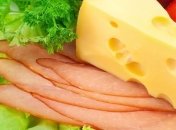 Швейцарский сыр и мясо вновь появятся на прилавках магазинов в РФ