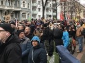 В Ганновере люди вышли на улицы против антижурналистской акции правых радикалов