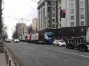 Под Кабмином протестовали перевозчики (Фото)