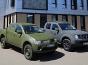 Favbet Foundation и ФК "Колос" передали ВСУ два внедорожника