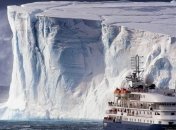 Гигантская ледышка: В сторону Атлантики движется айсберг размером с семь Киевов