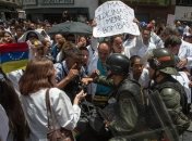 В результате протестов в Венесуэле погиб подросток