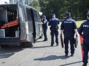 Группа из 20 человек пыталась захватить одну из главных улиц Хельсинки
