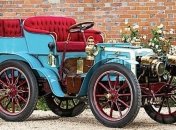 Один из первых автомобилей в мире выставили на аукцион