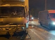 На автодороге Киев - Чоп близ столицы столкнулись грузовик и автобус с пассажирами: подробности (фото)