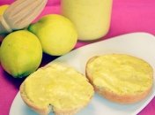 Его подают к булочкам или просто едят ложкой: Лиза Глинская поделилась рецептом нежного десерта из заварного крема (видео)