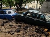 Одессу затопило: на улицах много воды, а на дорогах - заторы