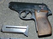 В Киеве злоумышленник стрелял в полицейского (Фото, Видео)