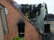 В Германии самолет врезался в дом: трое погибших (Фото) 