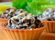 Гости будут приятно удивлены вкусом грибных тарталеток с сыром