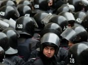 Под КГГА уже стянули автобусы с бойцами подразделения "Беркут"