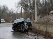 В Полтаве водитель убегая от полицейских врезался в отбойник