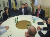Премьер Украины встретился с главой МИД Австралии