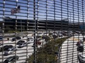 США остановили выдачу "грин-карт": Трамп подписал указ 