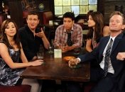 Знаменитая пятерка (слева направо): Лили, Маршалл, Тед, Робин, Барни