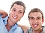 Гостиницы 3-х штатов предлагают спецпакеты однополым парам