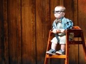 Если шеф оказался моложе вас