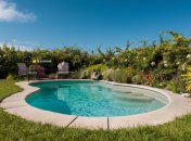 В бассейне должна быть чистая и прозрачная вода