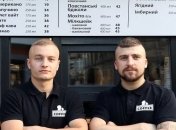 Украинские ветераны взбесили пропагандистов Путина, постелив "флаг" боевиков вместо коврика (фото)