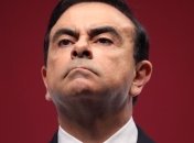 Спрятался в футляре из-под контрабаса: экс-директор Nissan сбежал из Японии