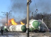 В Донецке горят цистерны: из близлежащих сел эвакуируют людей (Фото)