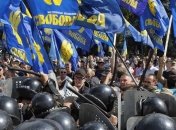 Аваков обвиняет Тягнибока и партию "Свобода" в событиях под Радой