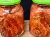 Здивуйте близьких запеченим салом в банці