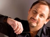 Певец Стас Михайлов подает иск на прокатчиков комедии "Дублер"