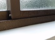 Конденсат на окнах - весьма раздражающая зимой проблема