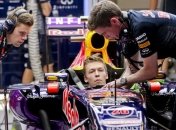 "Ред Булл" будет выступать с моторами Honda?