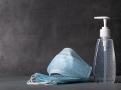 Меры индивидуальной безопасности уже стали привычным делом во многих странах.