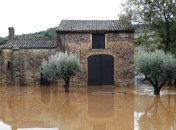 Из-за наводнения на юге Франции погибло уже семь человек 