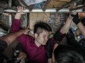 В Гонконге "титушки" напали на демонстрантов