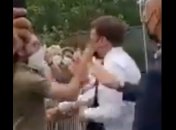 Читает Гитлера и живет с мамой: всплыли интересные детали о мужчине, давшему пощечину Макрону