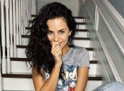 Настя Каменских вспомнила свои 17 лет и показала архивные снимки