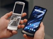 Motorola Razr: в сеть "слили" оригинальные заставки и оболочку смартфона