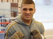 Украинский боксер подписал контракт с менеджером Мейвезера