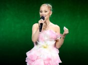 Ариана Гранде, как всегда, в неординарном наряде