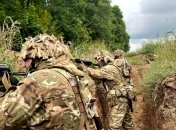 В Україні через військову агресію рф чоловіків забирають на службу боронити державу