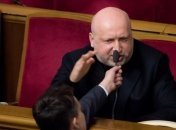 Надежда Савченко вырвала микрофон у Турчинова