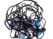 Почему провода наушников запутываются?