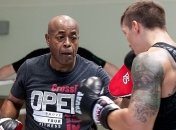 Башир: Усик вынесет Хука за 7 раундов