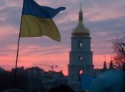 На Михайловской площади - митинг, на Майдане – устанавливают елку