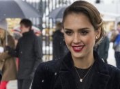 Джессика Альба отправила дочь в специализированный лагерь