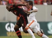 Болельщики избили вратаря перед матчем, но тот отыграл всю встречу