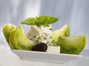 Острый салат из зеленых помидоров на зиму (видео-рецепт)