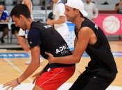 Известные теннисисты решили сыграть в баскетбол